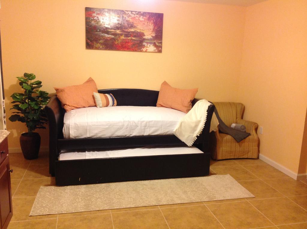 Mojoy Homesuites At Runyon نيوآرك المظهر الخارجي الصورة